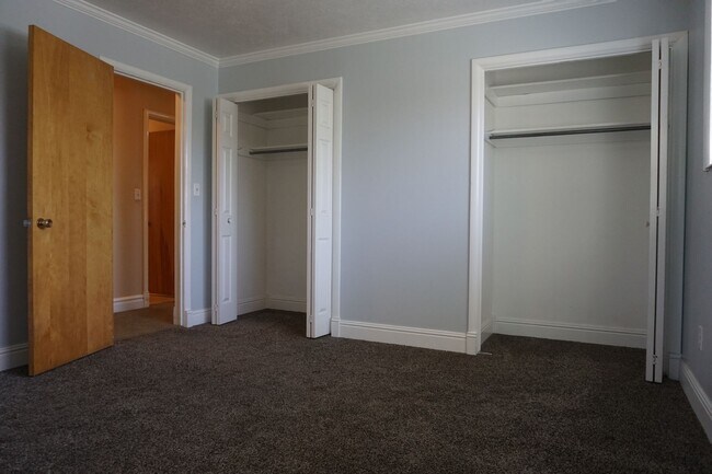 Building Photo - Murray 5 Bedroom Rambler Home