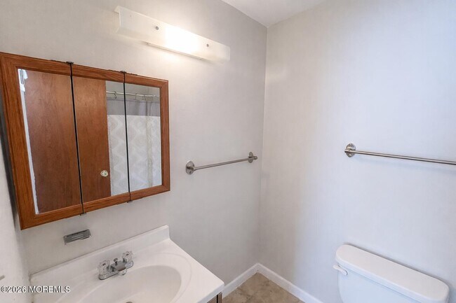 Building Photo - 16 Pin Oak Ln