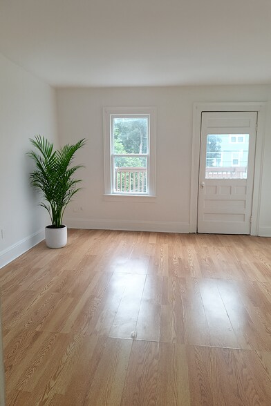 Living room - 109 Center Ave