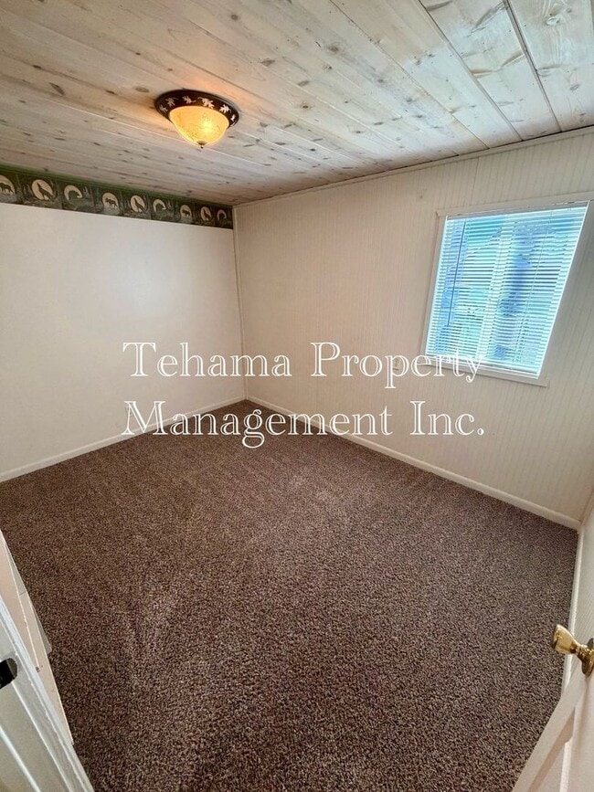 Building Photo - 3 Bedroom Home With Central Heat and Air