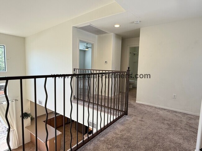 Building Photo - Spacious Three Bedroom Home