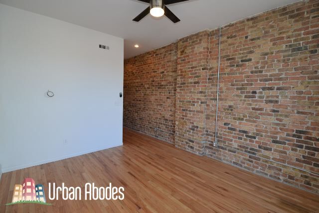 Building Photo - 2129 N Southport Ave