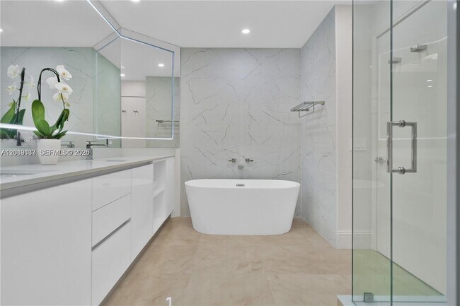 Building Photo - 4779 Collins Ave