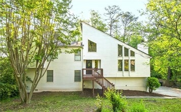 Building Photo - 3950 Lookout Point Dr