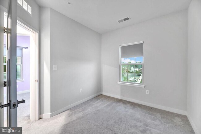 Building Photo - 14737 Earl Mitchell Ave