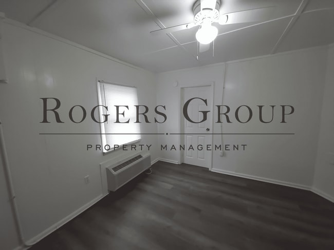 Building Photo - 912 Water St