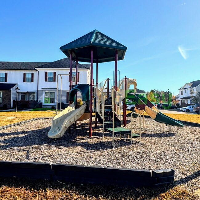 Building Photo - 2005 Laycock Ln