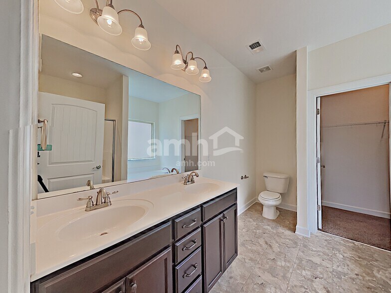 Building Photo - 4343 Freemark Dr
