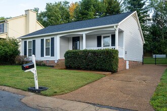 Building Photo - 5148 Village Trce