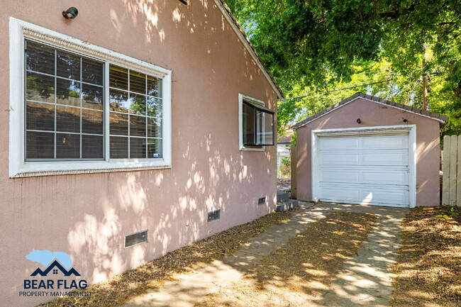 Building Photo - For Rent $2,280 - 2 bed, 1 bath