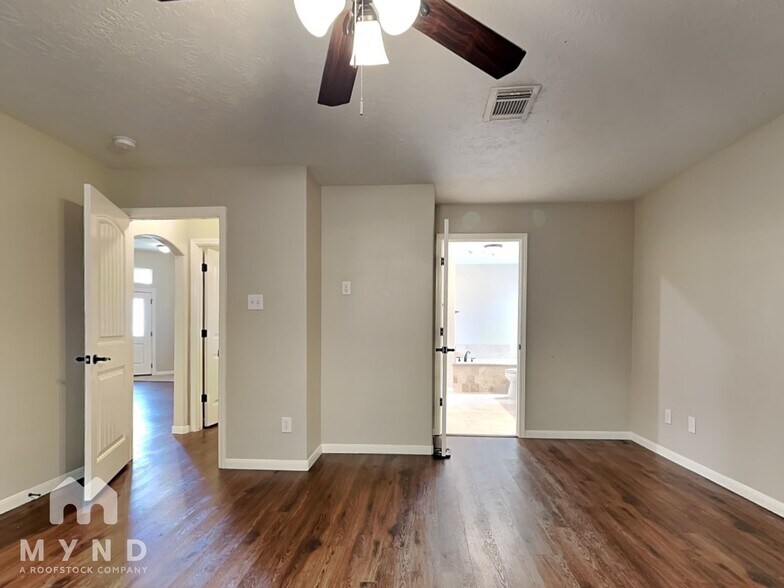 Building Photo - 18421 Sunrise Pines Dr