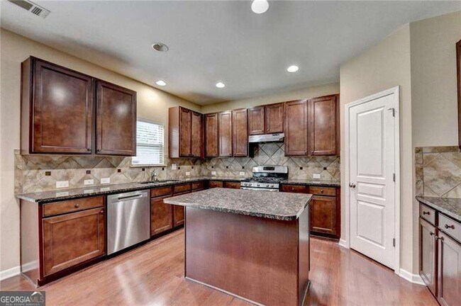 Building Photo - 4228 Woods Creek Ln