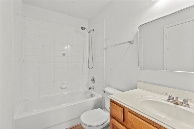 Building Photo - 726 Flying Bridge Way