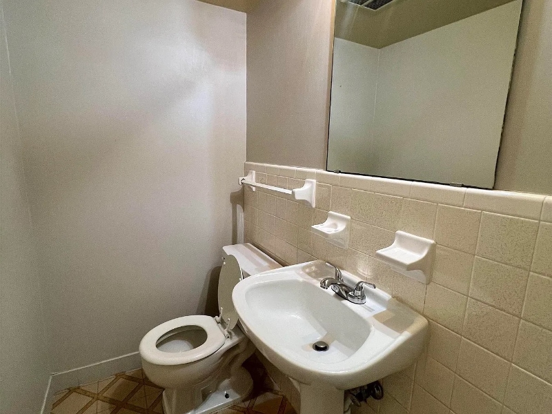 Building Photo - 1701 Lobdell Ave