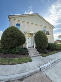 Building Photo - 18101 Heritage Ln