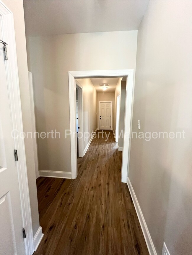Building Photo - 774 Gracey Ave