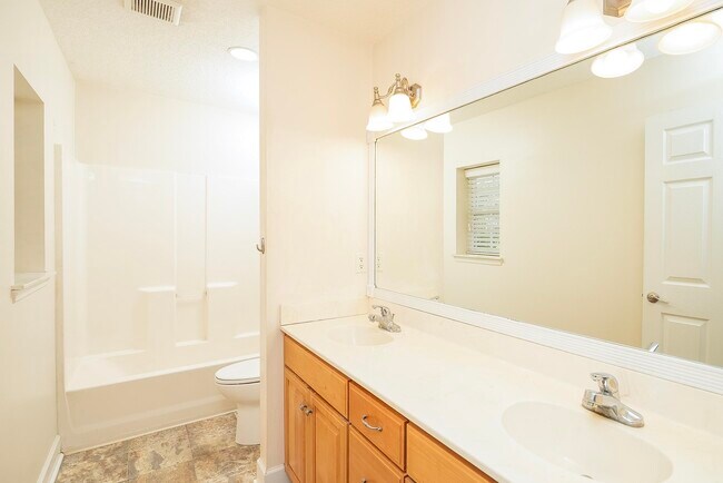 Building Photo - 4040 Red Pine Ln