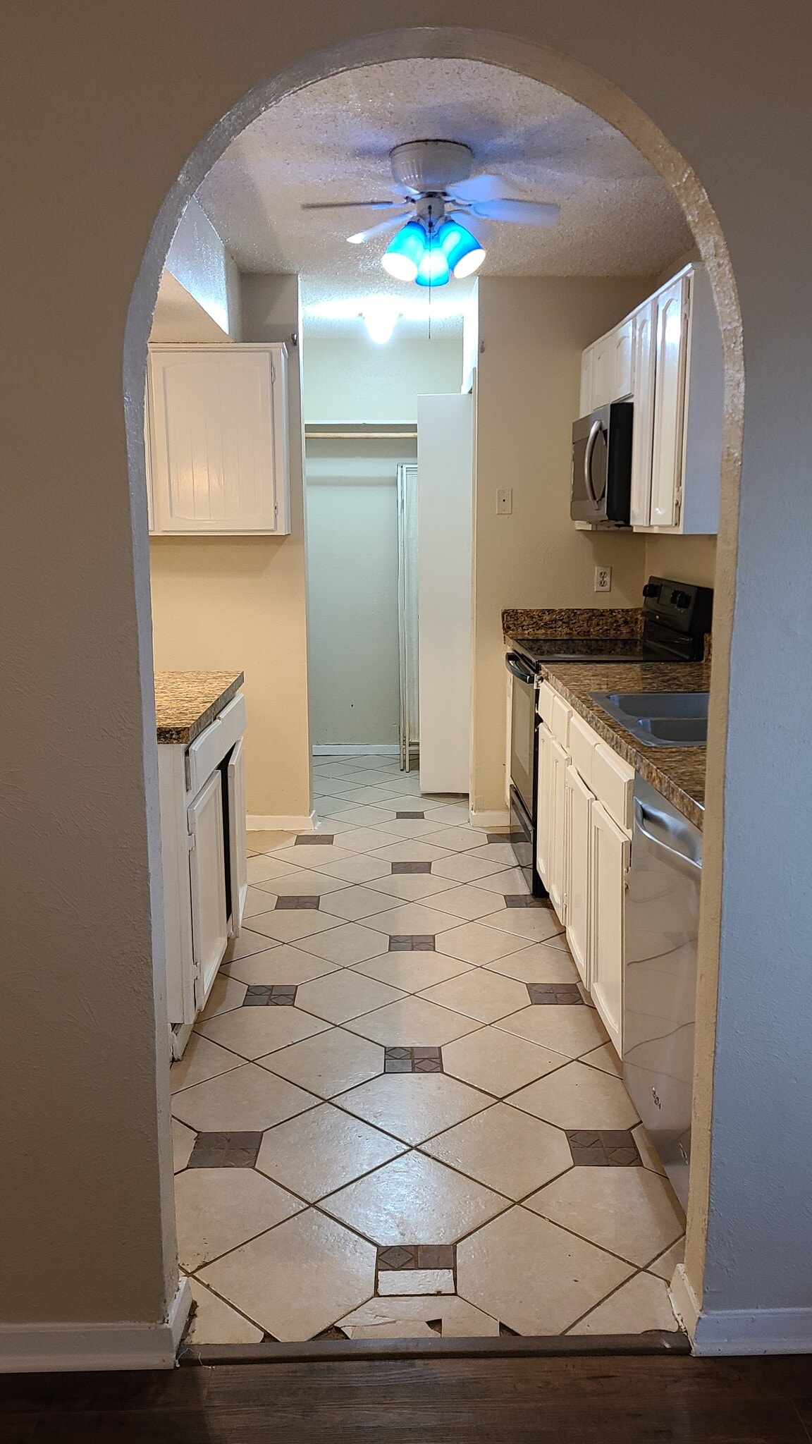 Building Photo - 1632 Nueces Dr