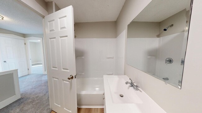 Building Photo - Cudell / West Boulevard Area - 3 bedroom/1...