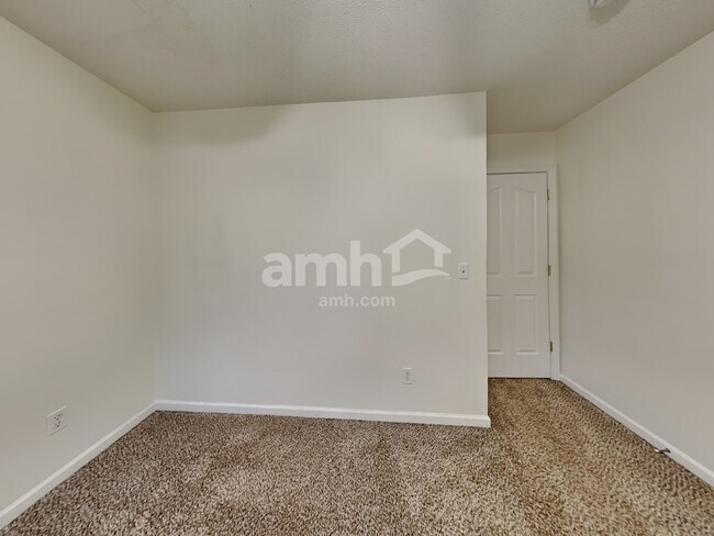 Building Photo - 8 War Admiral Way