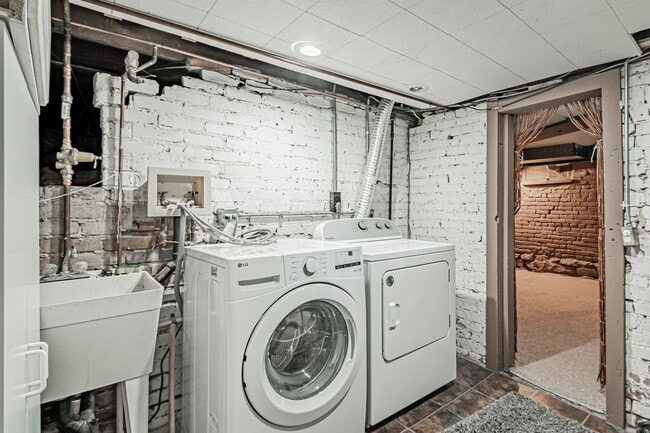 Building Photo - Charming 3BD, 2BA Wash Park Home with 2-Car Garage