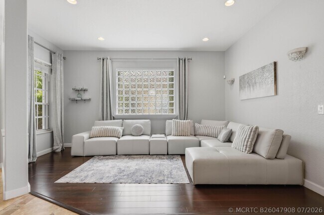 Building Photo - 12290 NW 77th Pl