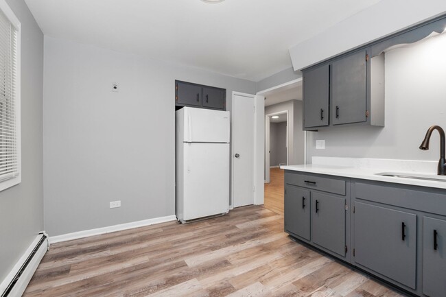 Interior Photo - 3939-41 W 63rd St. Chicago IL