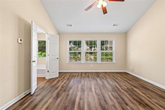 Building Photo - 3323 Castleberry Village Cir