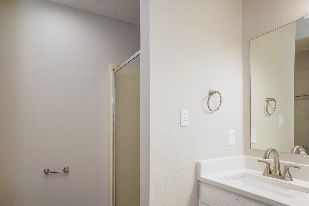 Building Photo - 9217 Dry Creek Dr