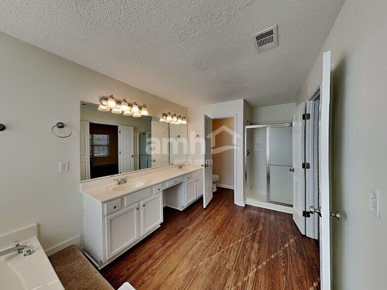 Building Photo - 4156 Glenaire Way NW