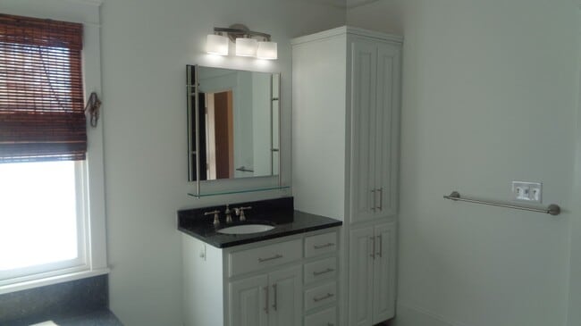 Building Photo - Spacious~Charming~Dilworth! 3800 SF 4 Beds 3.5 Baths