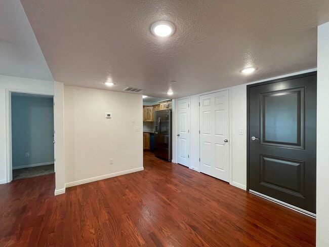 Building Photo - Remodeled 2 Bedroom 2 Bathroom Condo Near BYU