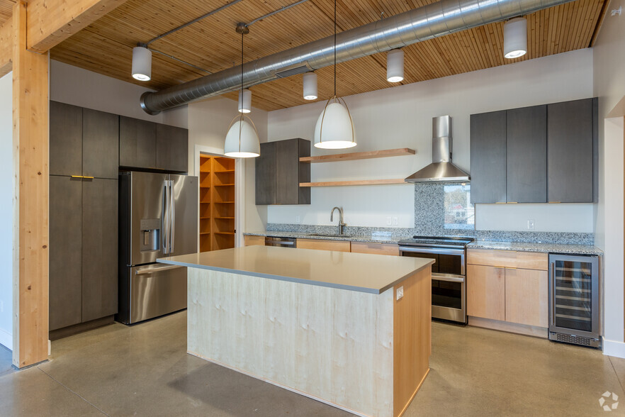 2BR, 2BA - 1,475SF - kitchen - Railyard Flats