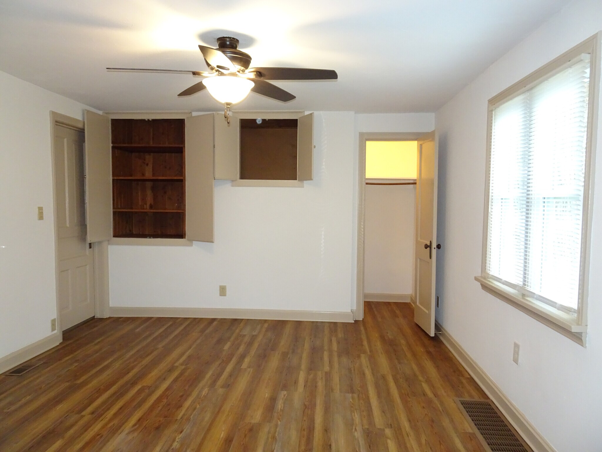 Building Photo - 415 E Lima St