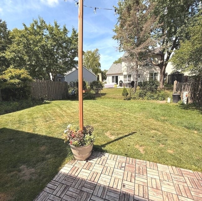 Building Photo - 1189 Regent Dr
