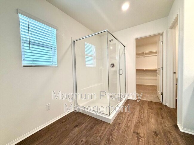 Building Photo - 31356 Sycamore Leaf Dr