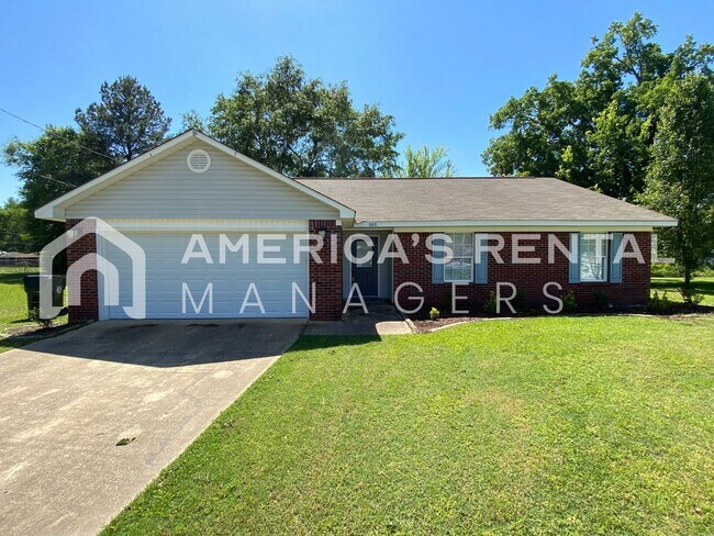 Building Photo - DEPOSIT PENDING!!! - Home for rent in Tuscaloosa! Available to View Now!