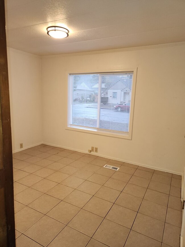 Building Photo - 1125 2nd Ave