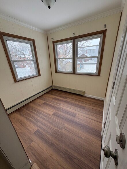 Building Photo - 19 Spring St