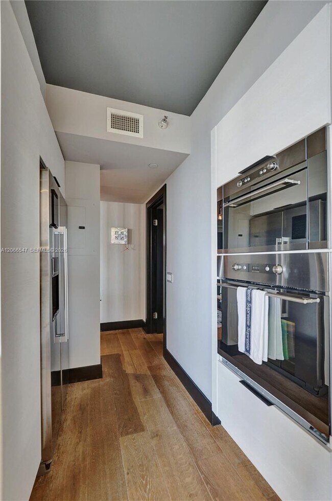 Building Photo - 3610 Yacht Club Dr