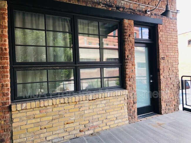 Building Photo - 346 Pierpont Ave