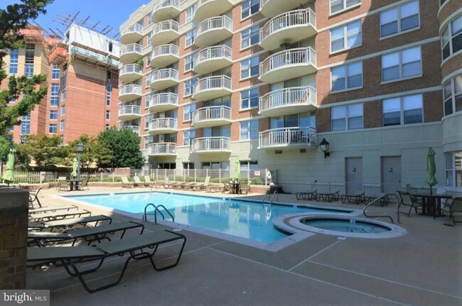 Building Photo - 1200 Braddock Pl