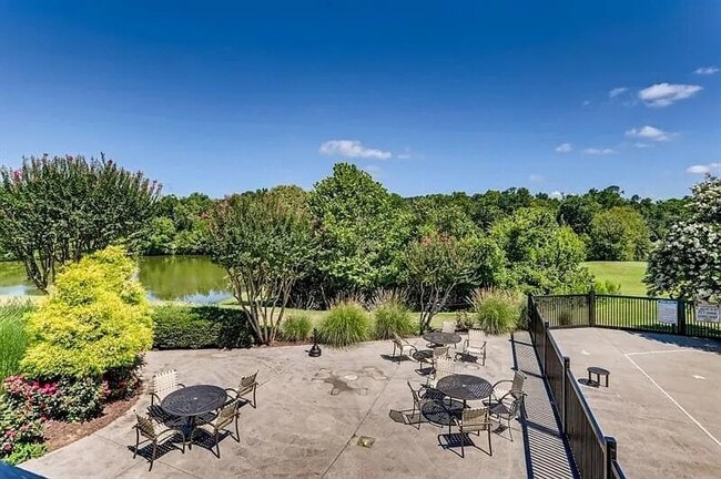 Building Photo - 140 Lablanc Way NW