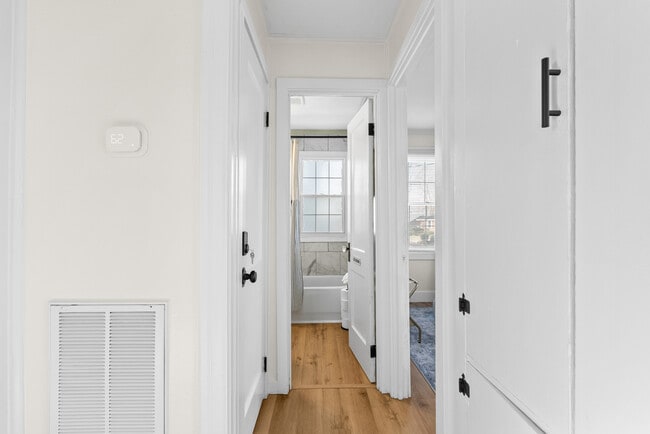 Building Photo - 201 Perrymont Ave