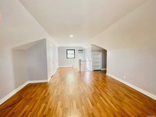 Building Photo - 69-21 Utopia Pkwy