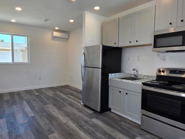 Building Photo - 1819 Oakshire Ct