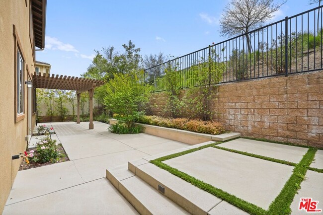 Building Photo - 4928 Princess Dr
