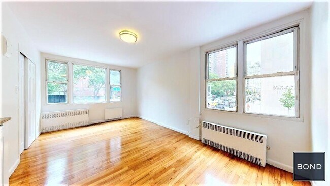 Primary Photo - 260 W 27th St