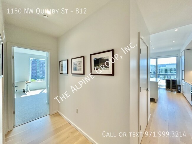 Building Photo - HALF OFF! Vista Condo Available with a View!