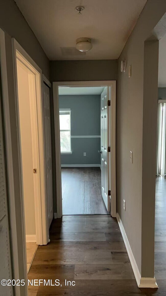 Building Photo - 13827 Herons Landing Way